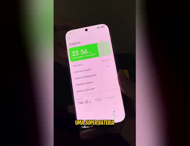 O POCO X8 Pro na mão da Bela